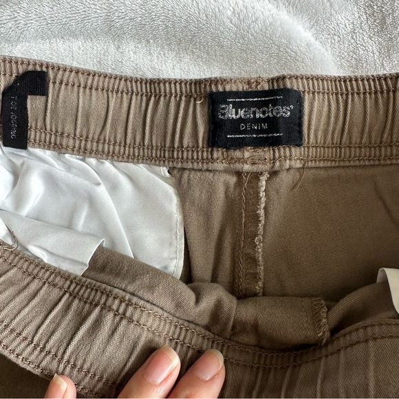 3/$30 Men’s Jogger Shorts, Medium - Picture 2 of 3